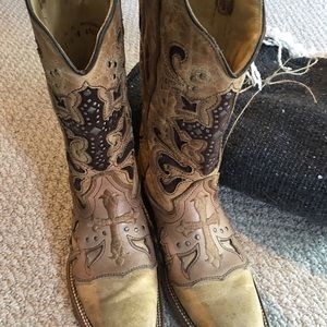 Corral boots